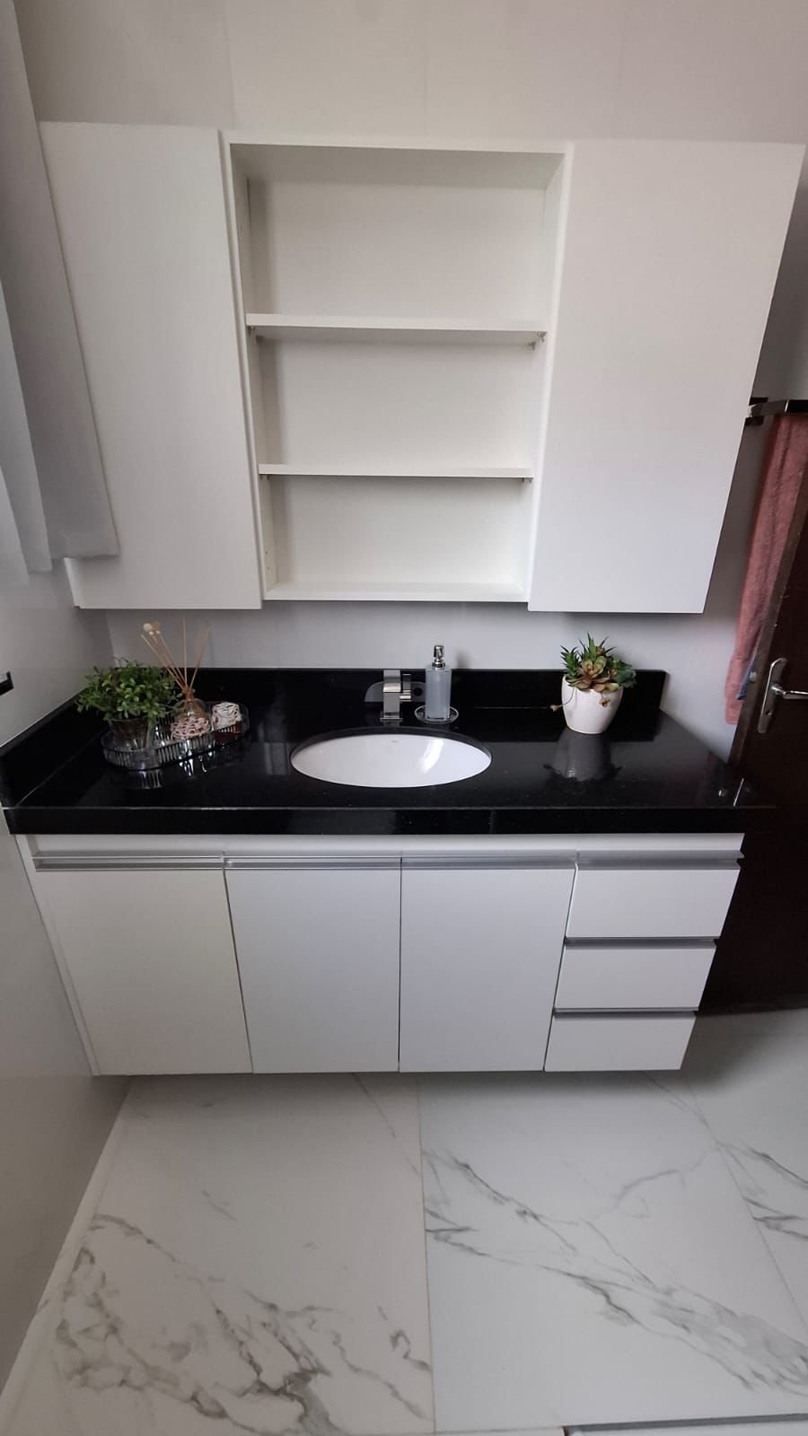  Bancada de Banheiro: Funcionalidade e Elegância no Design