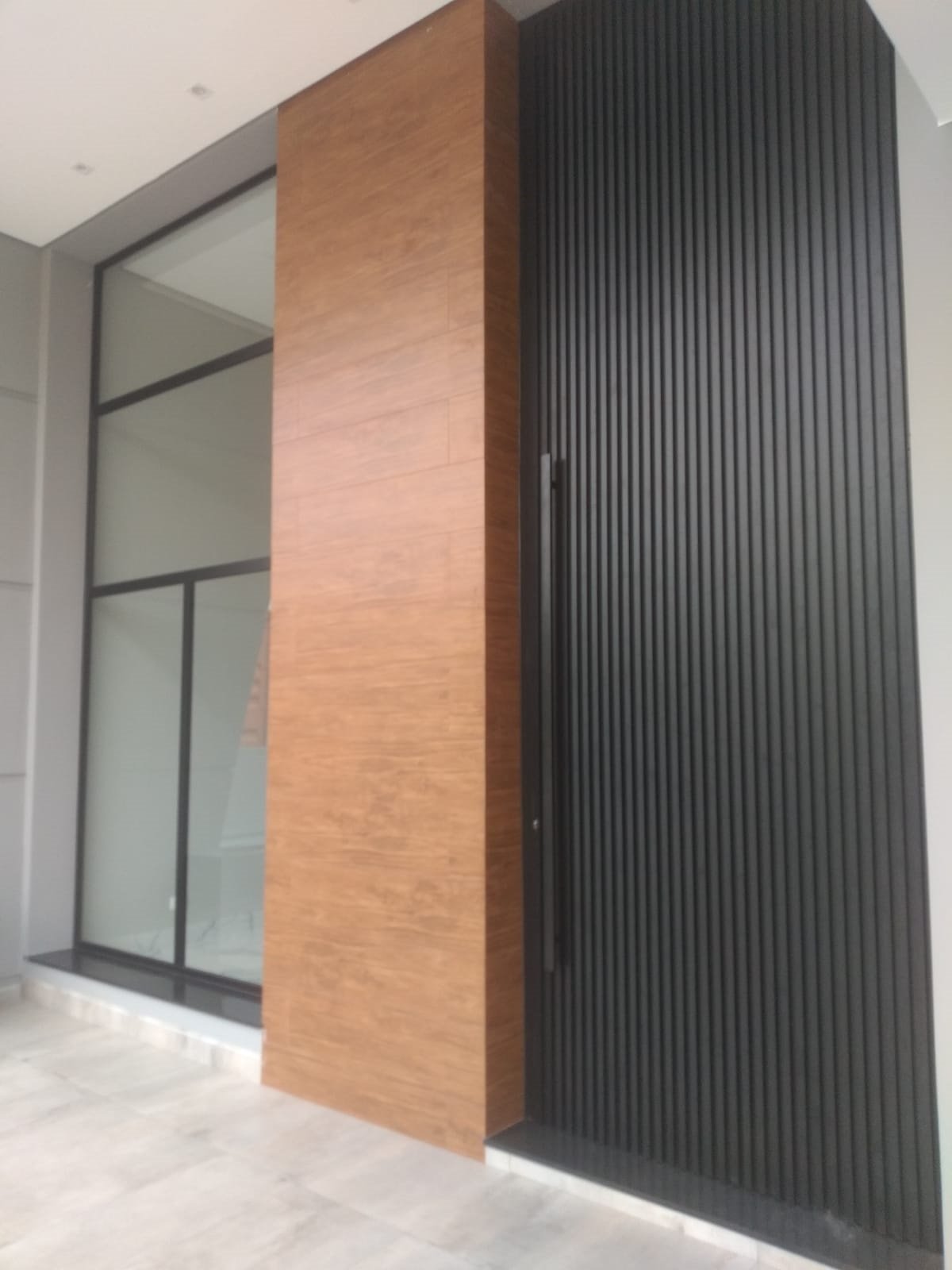  Porta Pivotante: Elegância e Modernidade para Seu Ambiente