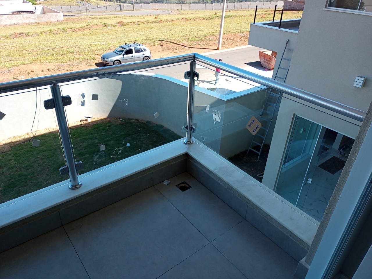 Guarda-Corpos Tubular: Elegância e Resistência